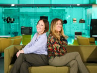 Cerys, Tudur ac eraill yn rhannu cyfrifachau'r Llyfrgell Genedlaethol