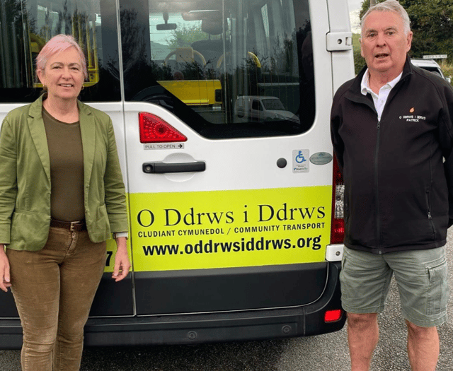Llŷn minibus driver nominated for national award