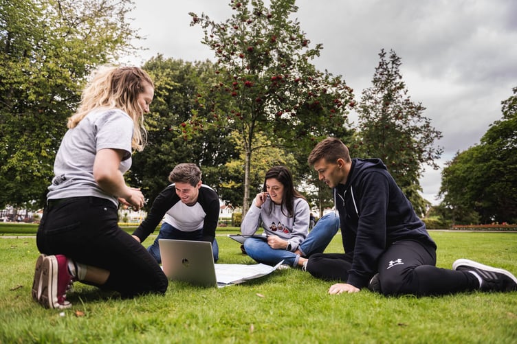 Sesiwn hyfforddi sgiliau hanfodol