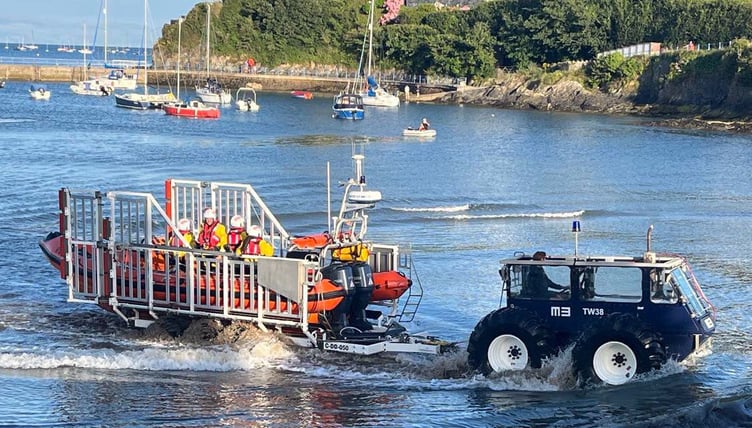 Abersoch inshore lifeboat returns to shore
