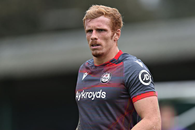 CAERNARFON, GWYNEDD, WALES - 26th AUGUST 2024 - Bala's Alex Downes during Caernarfon Town vs Bala Town in Round 4 of the JD Cymru Premier at The Oval, Caernarfon (Pic by Sam Eaden/FAW)