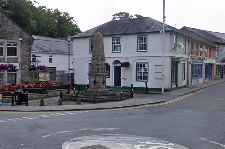 Lampeter Town Council, in an application to Ceredigion County Council, seeks permission to restore the town’s Grade-II-listed Harford Square fountain.
