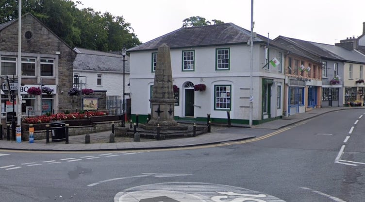 Lampeter Town Council, in an application to Ceredigion County Council, seeks permission to restore the town’s Grade-II-listed Harford Square fountain.