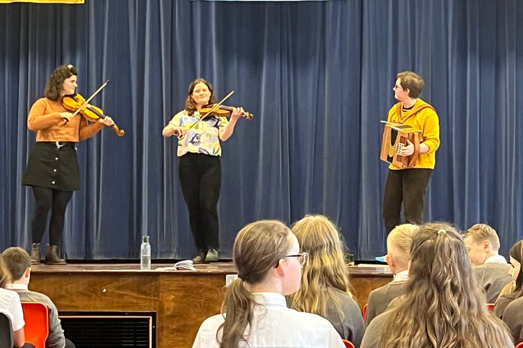 Rosie Hood Trio workshop at Ysgol Bro Idris in March 2023
