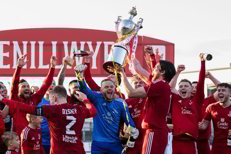 NEWPORT, WALES - 28 APRIL 2024: Connahâs Quay celebrate winning the Welsh Cup during the 2023/24 JD FAW Welsh Cup Final fixture between Connah's Quay Nomads F.C & The New Saints F.C at Rodney Parade, Newport, Wales. (Pic By John Smith/FAW)