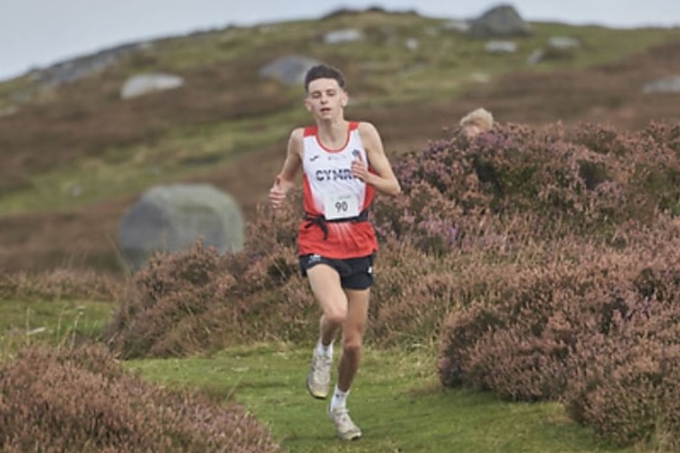 Coleg Menai student Noa Vaughan competing for Wales in the British and Irish Junior Mountain Running Championships