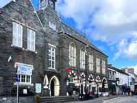 New flagpoles for Cardigan approved