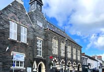 New flagpoles for Cardigan approved