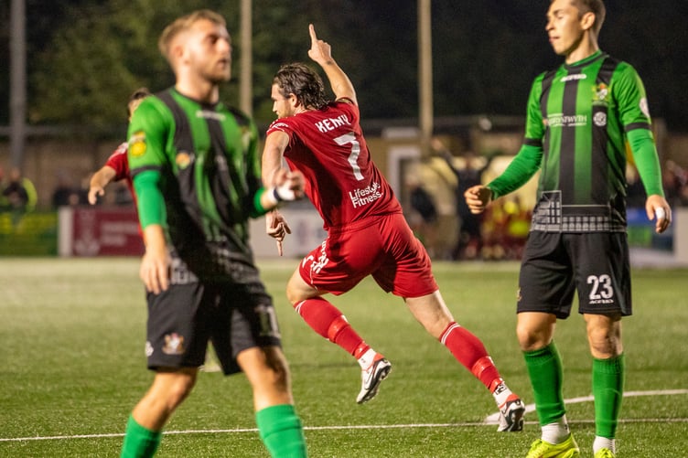 FLINT, WALES - 4TH OCTOBER 2024: Connah's Quay Nomads' Jack Kenny doubles The Nomads' advantage during the JD Cymru Premier fixture between Connah's Quay Nomads and Aberystwyth Town at the Essity Stadium, Flint. 4th of October, Flint, Wales (Pic by Nik Mesney/FAW)
