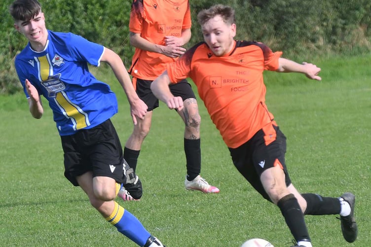 Tywyn's Ethan Rogers surges forward (Photo: Doris O'Keefe)