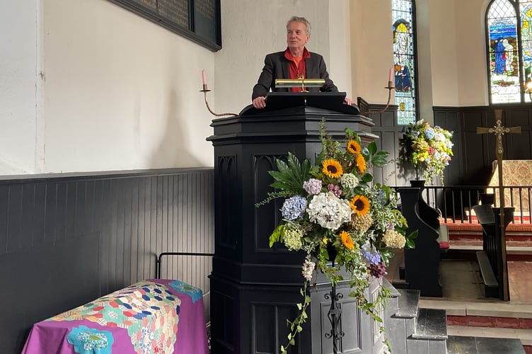 Comedian Frank Skinner read some of RS Thomas’ poetry from the pulpit