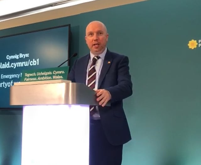 Why Mabon is keeping his powder dry