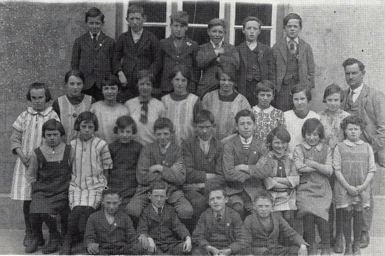 A rare photograph of Ffos Davies with his pupils at Ysgol Cribyn (circa 1924)