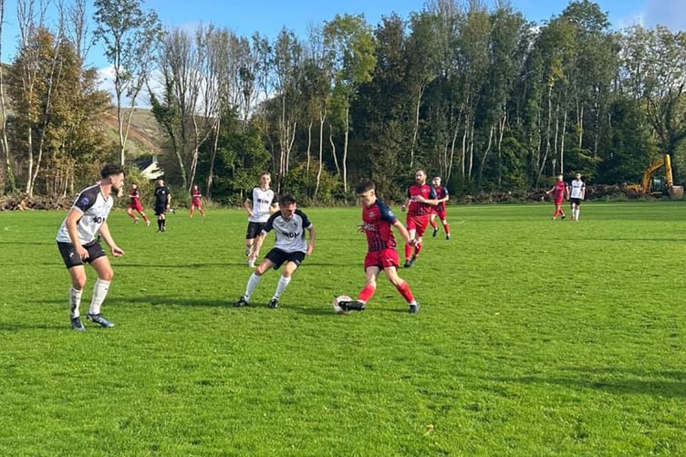 Dewi Stars and Cardigan Town played out an entertaining match