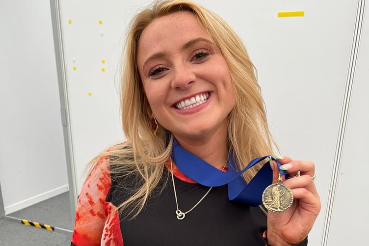 Yr aml dalentog Nest Jenkins