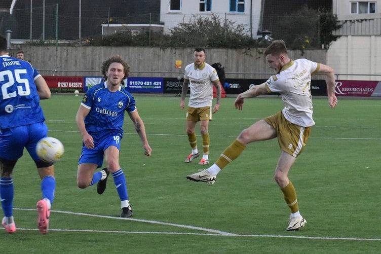 Cofis fight for point