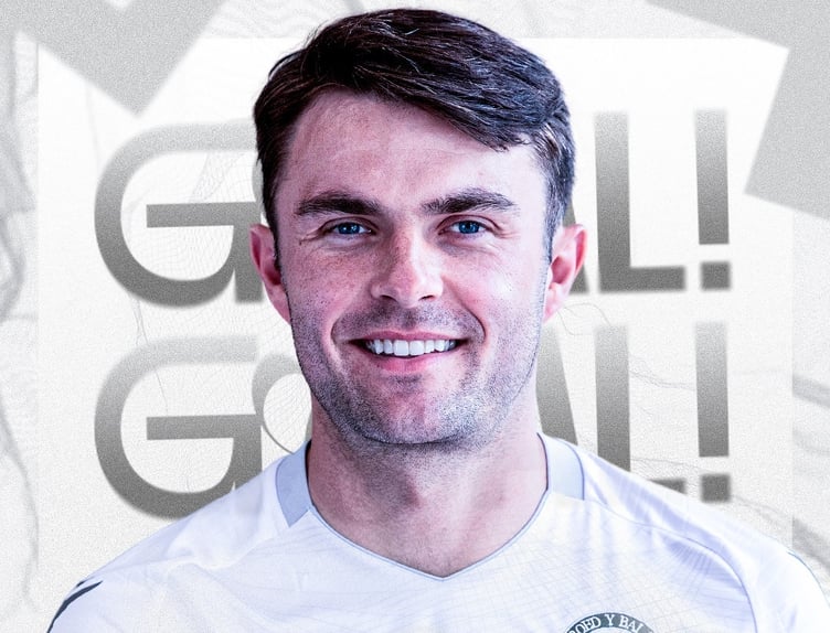 Nathan Burke equalised for Bala at 90+3'