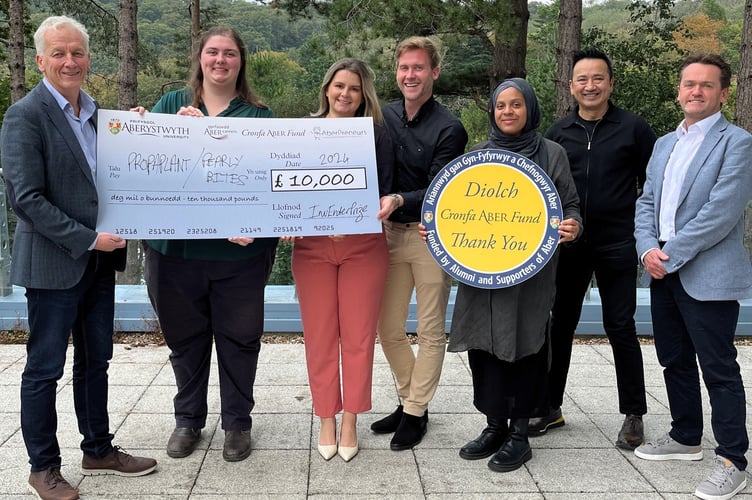 Huw Morgan, Chair of the InvEnterPrize judging panel with winners Lindsay Hayns from PropAPlant and Kara and Sam Penfold from Pearly Bites, and judges Jamila La Malfa-Donaldson, Jamal Hassim and David Sargen