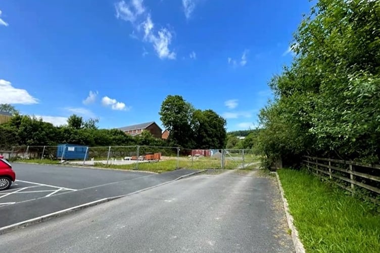 Plans for nine new houses on a Lampeter estate, two of them affordable, have been approved