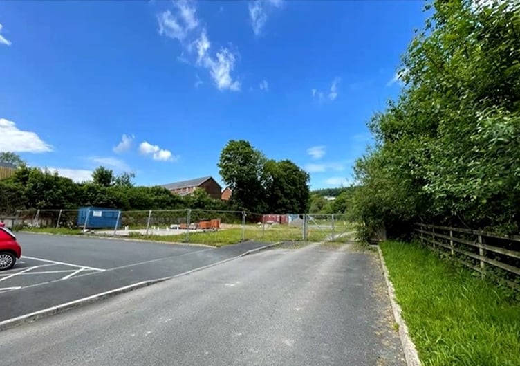 Plans for nine new houses on a Lampeter estate, two of them affordable, have been approved