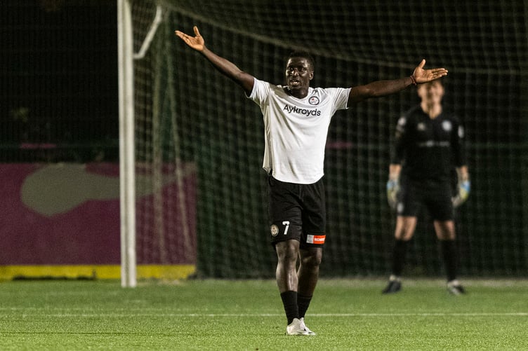 CARDIFF, WALES. 9TH NOVEMBER 2024:
Lassana Mendes of Bala Town in action.
Cardiff Metropolitan University v Bala Town in the JD Cymru Premier at Cyncoed Campus on the 9th November 2024. (Pic by Lewis Mitchell/FAW)