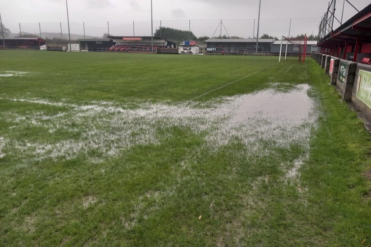 Standing water at Porthmadog's Traeth ground (Photo: TeleduPort)