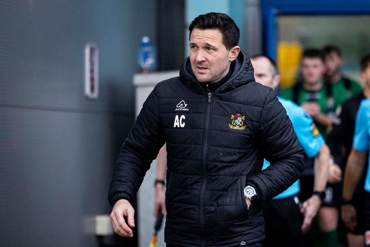 CARDIFF, WALES. 23RD NOVEMBER 2024: 
Aberystwyth Town manager Antonio Corbisiero ahead of kick off.
Cardiff Metropolitan University v Aberystwyth Town in the JD Cymru Premier at Cyncoed Campus on the 23rd November 2024. (Pic by Lewis Mitchell/FAW)
