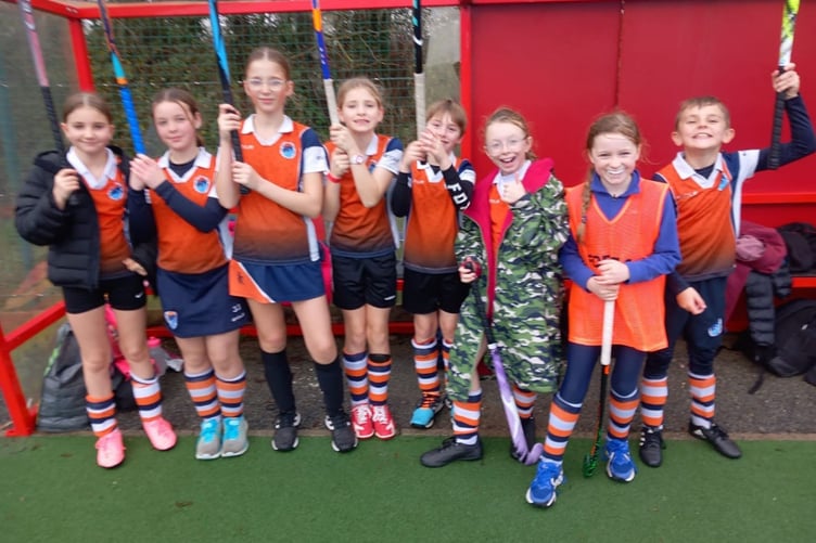 Dysynni Under 12s, L to R:Sara, Mirain, Nancy, Lola, Macsen, Nancy, Eira, Gruff (Photo: Iestyn Richards)