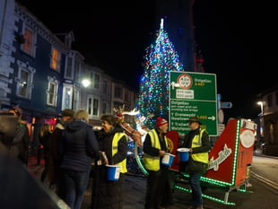 Mach Christmas lights and late night shopping date announced