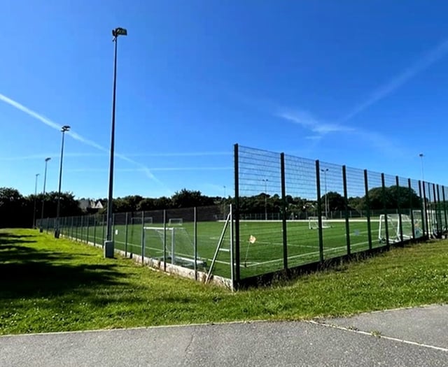 New fencing at leisure centre approved