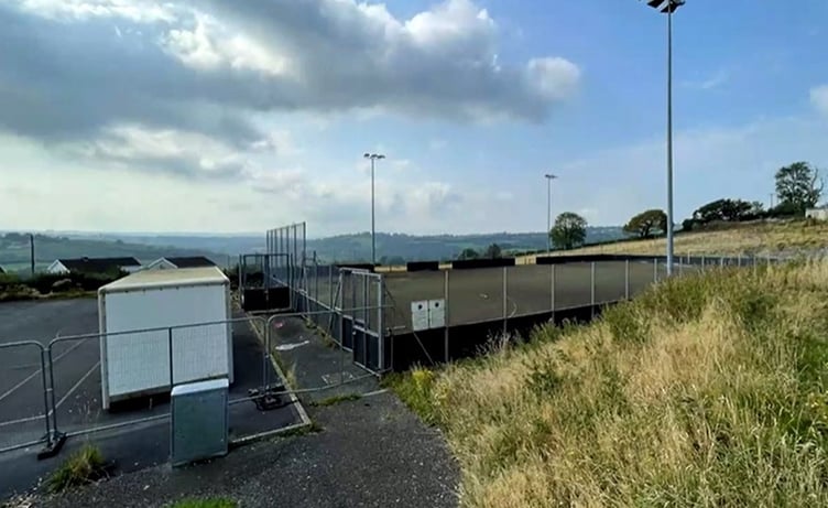 Plans for 30 homes at the former Ysgol Dyffryn Teifi school and playing fields, Llandysul, have been approved.