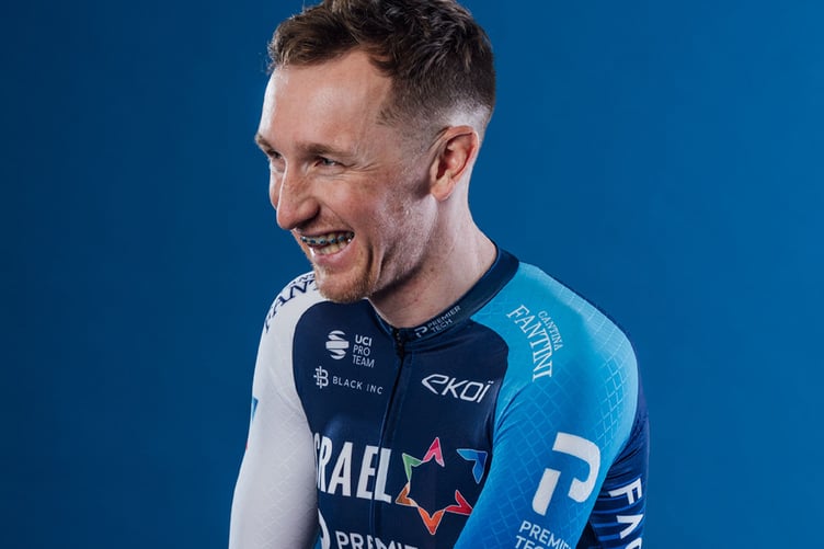 Stevie Williams sporting IPT's new jersey