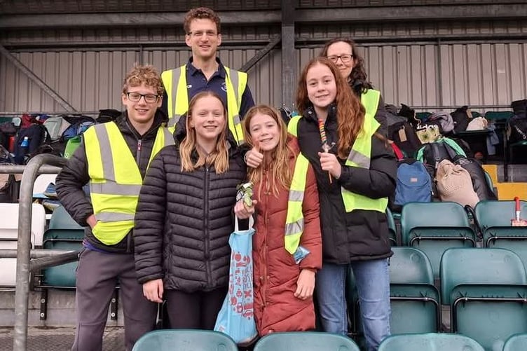 Aber 10K bag drop volunteers Will and Oli Lerigo, Tina, Seren and Fflur Alexander and Ceri Macy