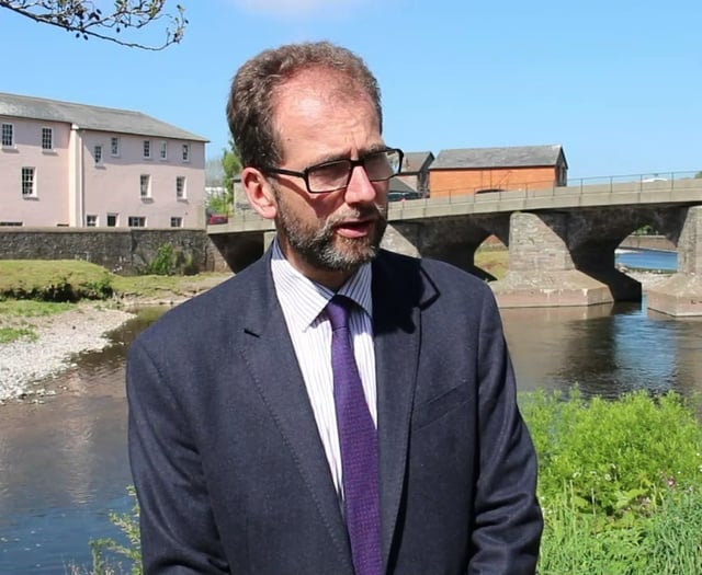 Powys County Council leader to resign