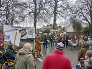 Hundreds take to streets of Lampeter in bid to save university