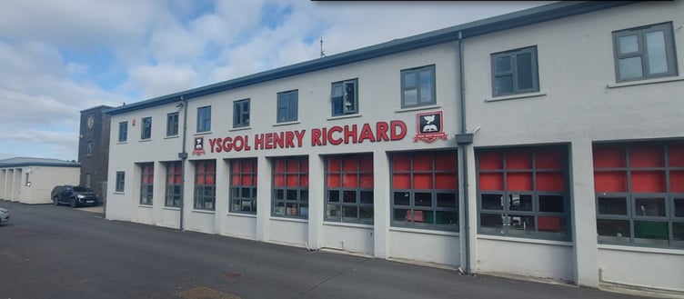 Ysgol Henry Richard
