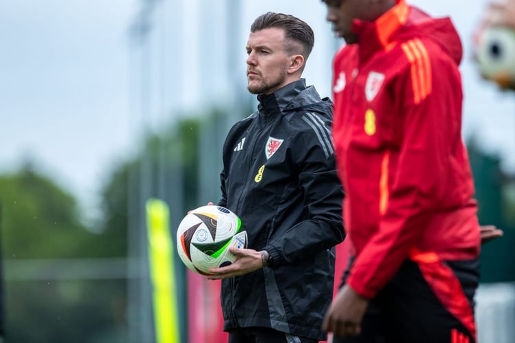 Coleg Llandrillo lecturer Sam Downey coaching Cymru under-17 men’s football players