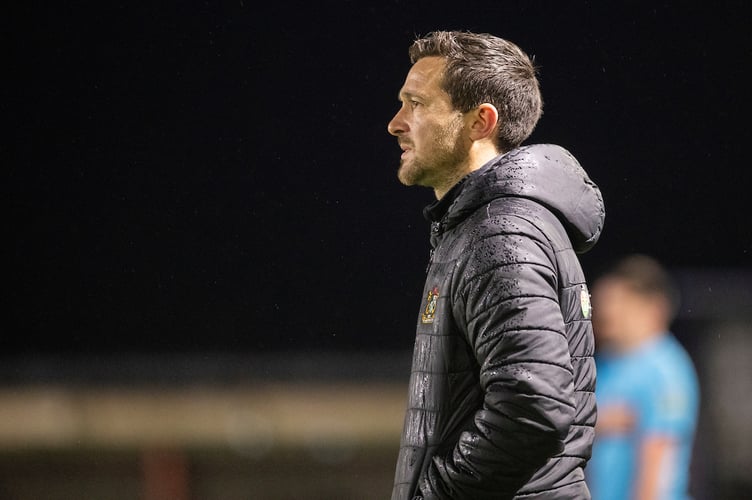 FLINT, WALES - 4TH DECEMBER 2024: Aberystwyth Town Manager, Antonio Corbisiero during the JD Cymru Premier fixture between Flint Town United and Aberystwyth Town at the Essity Stadium, Flint. 4th of December, Flint, Wales (Pic by Nik Mesney/FAW)