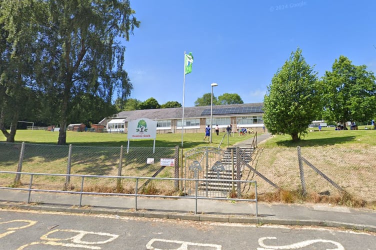 Ysgol Comins Coch