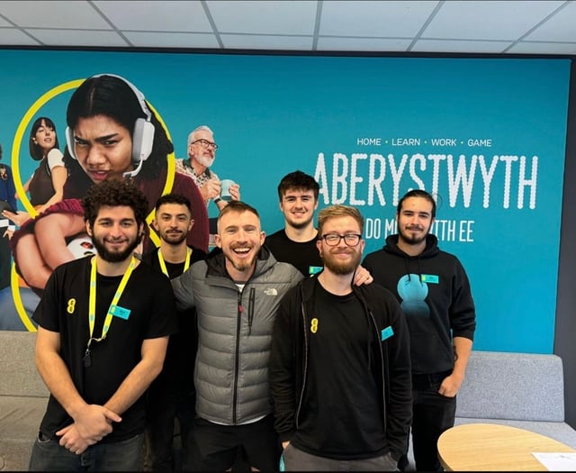 Aberystwyth mobile phone store raises money for Bronglais