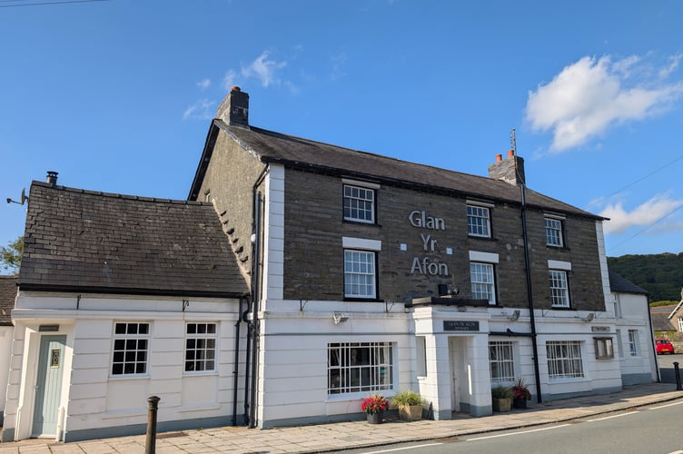The Glan Yr Afon