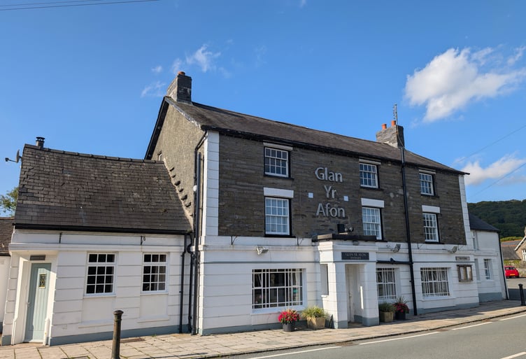 The Glan Yr Afon