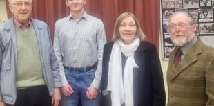 Cystadlu brwd ar lwyfan Eisteddfod Abergynolwyn