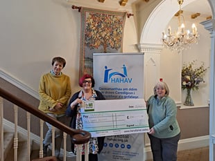 WI crafters donate proceeds to HAHAV