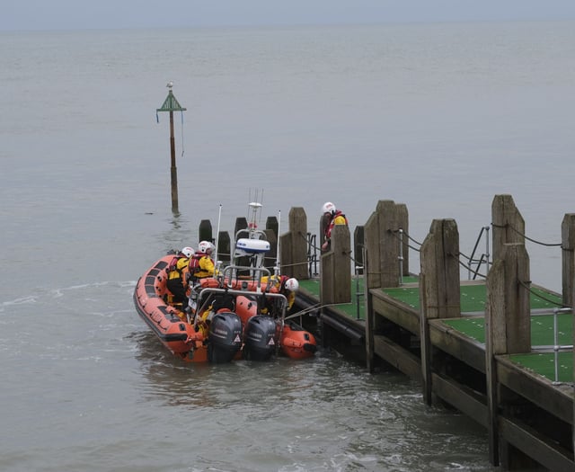 Jetty helps RNLI rush to aid of beachgoer