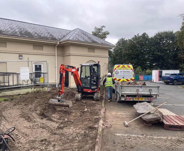 Volunteers need £7,500 to complete Mach town hall entrance facelift