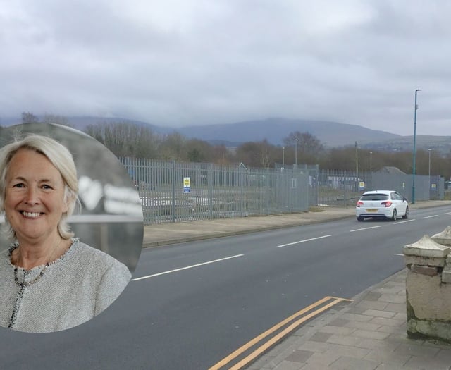 Penygroes health hub faces delays