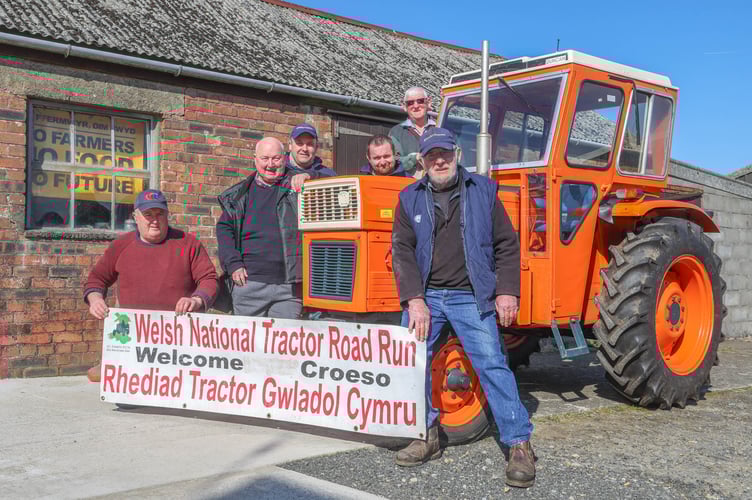 Yr Archdderwydd Mererid Hopwood oedd gwraig wadd Cylch Cinio Aberystwyth yn y Cinio Gwyl Ddewi eleni. Hefyd yn y llun mae'r Cadeirydd Yr Athro Geraint Vaughan a Hywel Wyn Jones.