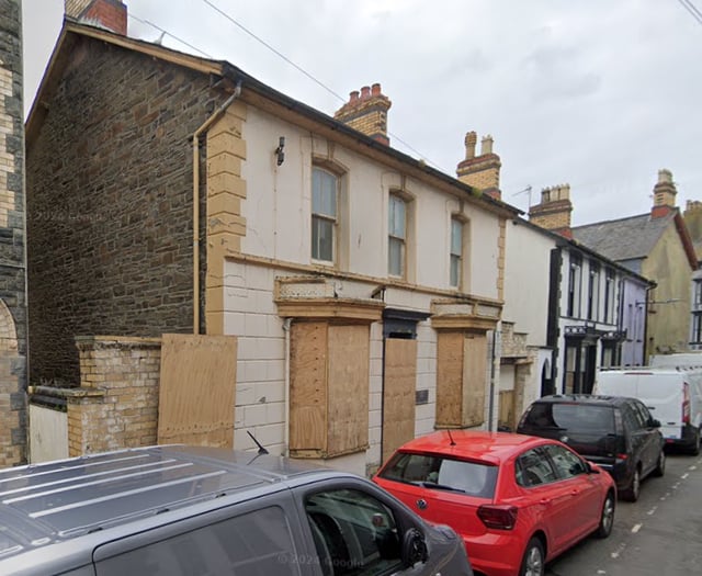 Anti-social behaviour concerns over Aberystwyth flats plan