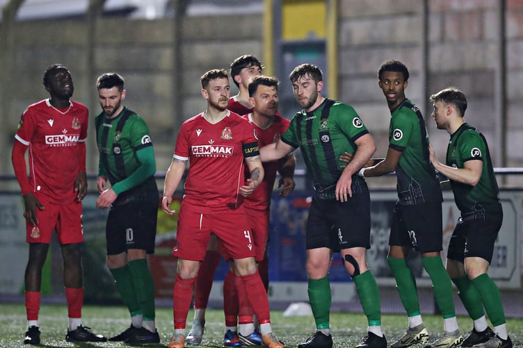 ABERYSTWYTH, CEREDIGION, WALES - 21st MARCH 2025 - Aberystwyth defend a corner during Aberystwyth Town vs Briton Ferry Llansawel in Round 29 of the JD Cymru Premier Play-Off Conference at Park Avenue, Aberysywth (Pic by Sam Eaden/FAW)
